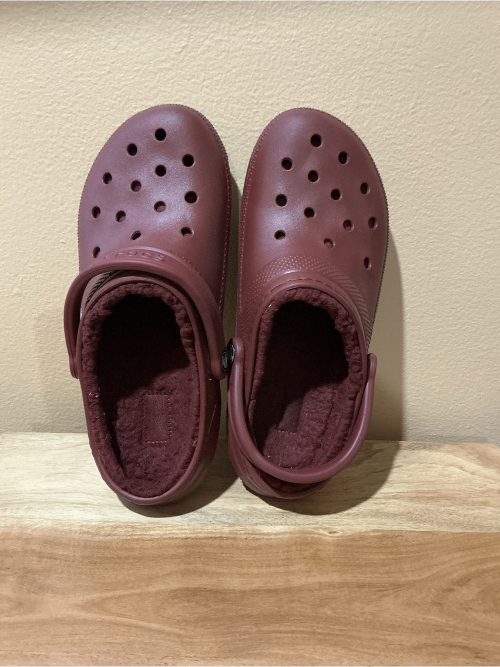 Women’s Cozy Clog - Maroon size 10